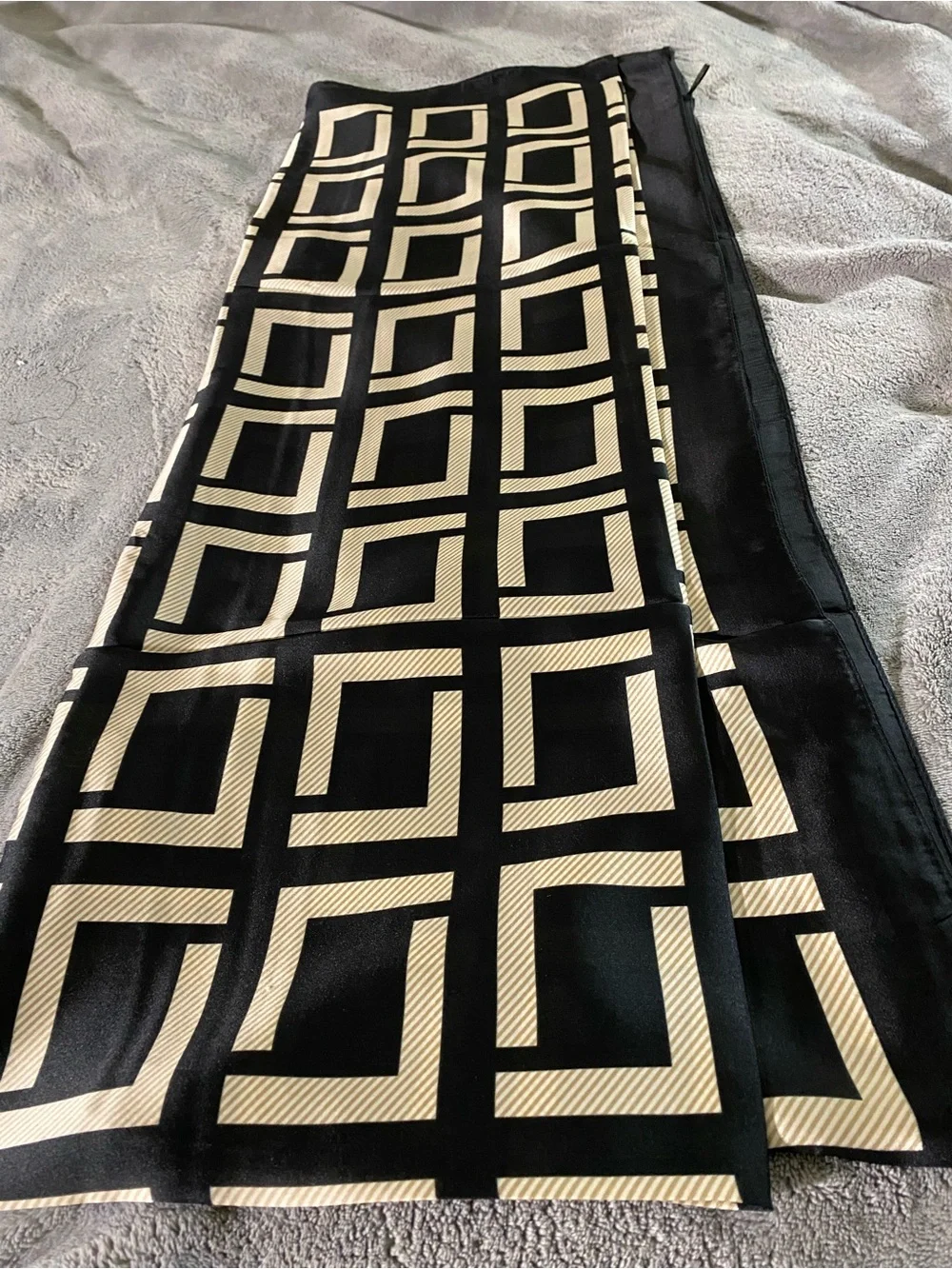 Geometric Black & Beige Pattern Scarf 🔳180x90cm
